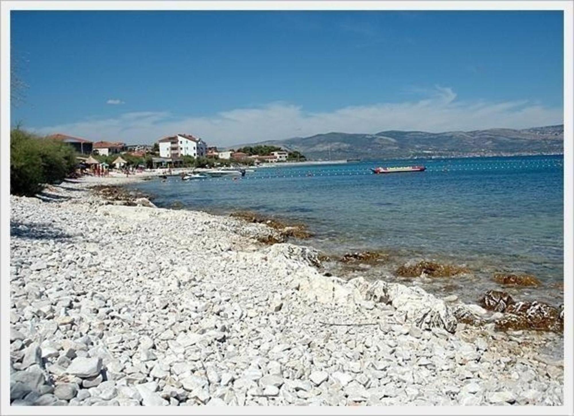 Villa Mediteran, Kleine Ferienwohnung Mit Terrasse Trogir Exterior photo